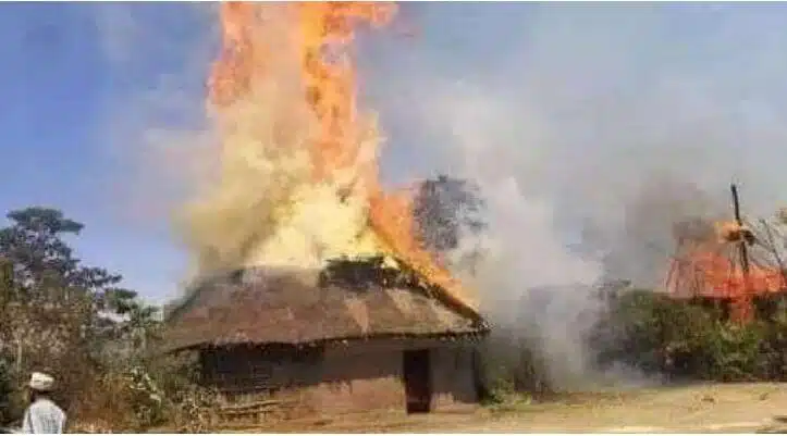 The houses of Amhara farmers were set ablaze by the forces of Abiy Ahmed. The houses of Amhara farmers were set ablaze by the forces of Abiy Ahmed.